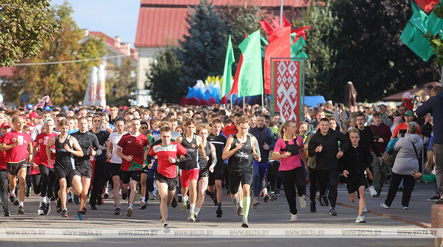 В "Пробеге единства" приняли участие более 4 тыс. жителей Гродно