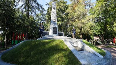 Памятник воинам-освободителям реконструировали в Бресте ко Дню народного единства