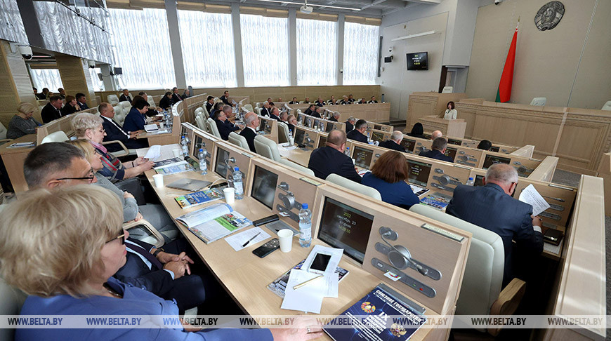 Состоялось первое заседание десятой сессии Совета Республики