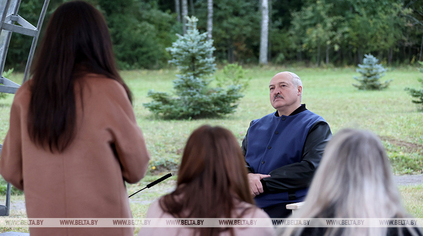 Лукашенко: в основе информационной политики должны быть правда и факты, никакого вранья