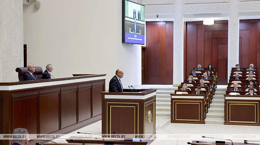 Депутаты приняли во втором чтении законопроект о лицензировании