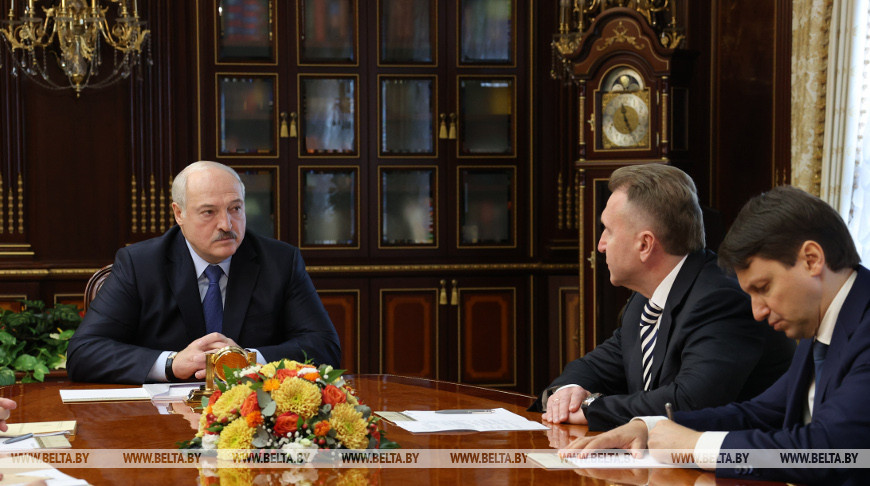 Александр Лукашенко встретился с Игорем Шуваловым