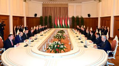 Лукашенко и Рахмон провели официальные переговоры в расширенном составе
