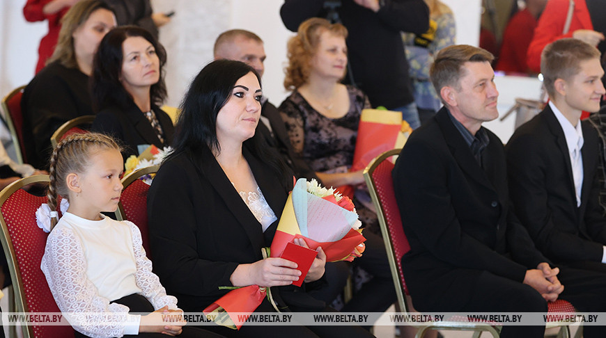 Во Дворце Республики состоялась церемония вручения орденов Матери