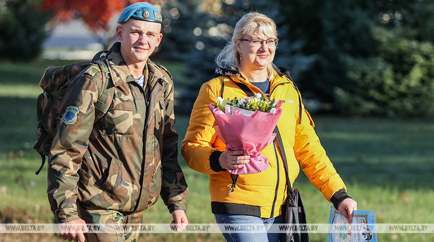 В Бресте поздравили матерей военнослужащих 38-й десантно-штурмовой бригады
