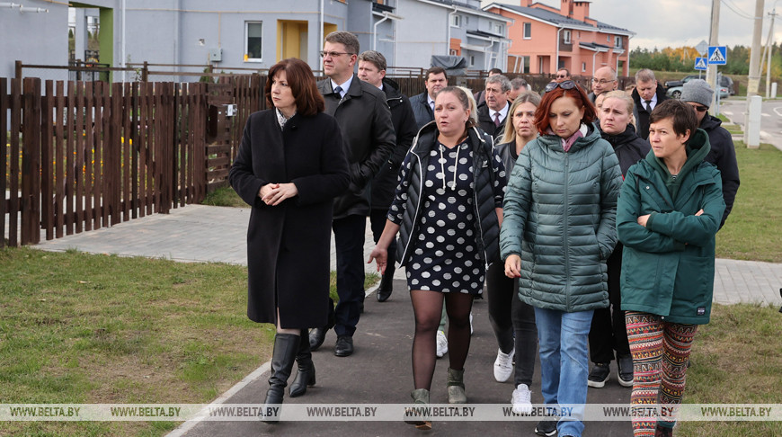 Председатель Совета Республики Наталья Кочанова посетила новостройки микрорайона Сокол