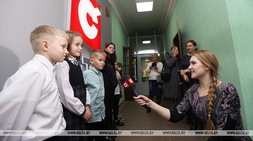 Дети из социально-педагогических центров посетили телекомпанию СТВ