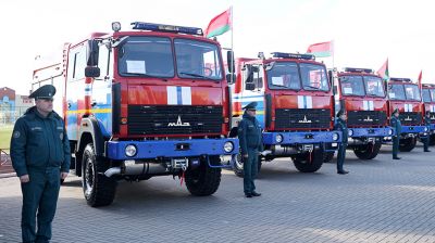 Церемония передачи новой пожарной техники прошла в УГЗ МЧС