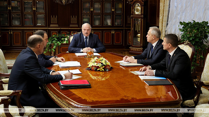 Тему кибербезопасности обсудили на совещании у Лукашенко с участием ОАЦ