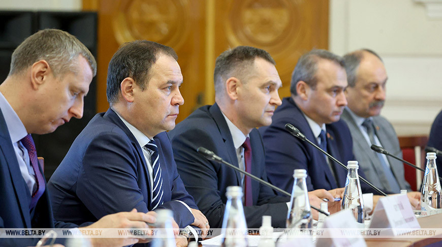 Головченко встретился с губернатором Астраханской области Игорем Бабушкиным