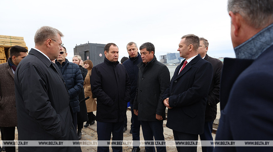 Головченко посетил Астраханский морской порт