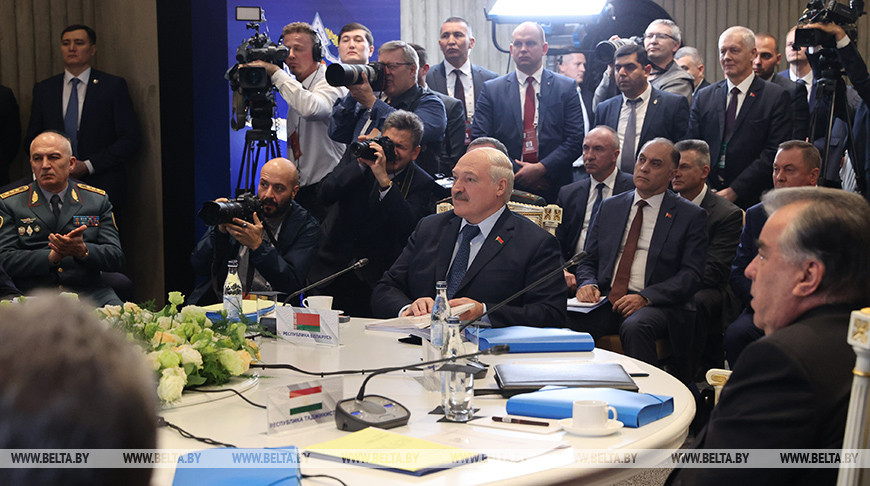 Лукашенко принял участие в саммите ОДКБ в расширенном составе