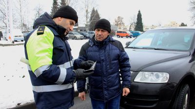 ГАИ проводит профилактическую акцию "Смени шины у своей машины"