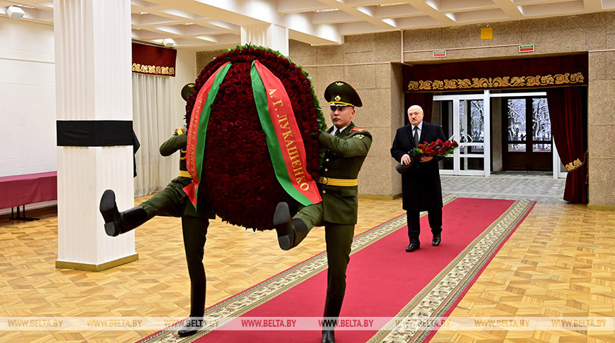 Лукашенко простился с безвременно ушедшим из жизни Владимиром Макеем