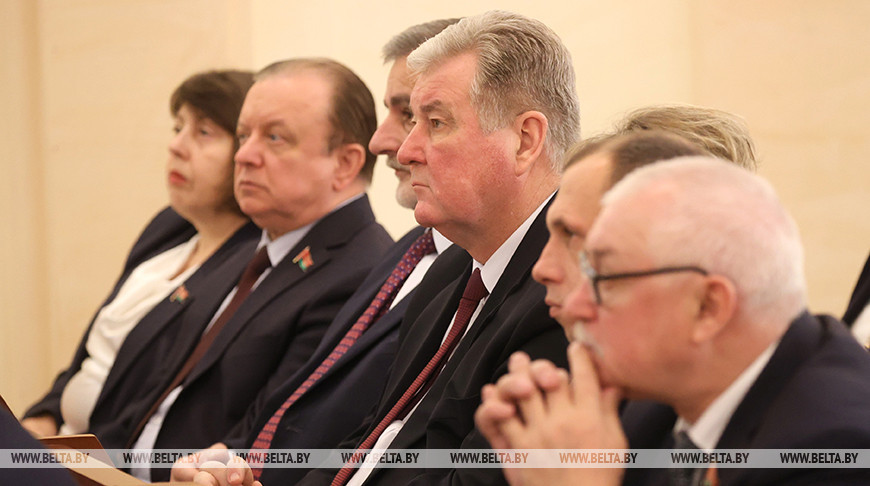 В Парламенте прошла встреча депутатов с руководством Паралимпийского комитета