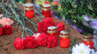 Останки мирных жителей, расстрелянных фашистами, перезахоронили в Дятловском районе