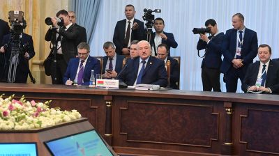 Лукашенко принял участие в саммите ЕАЭС в расширенном составе