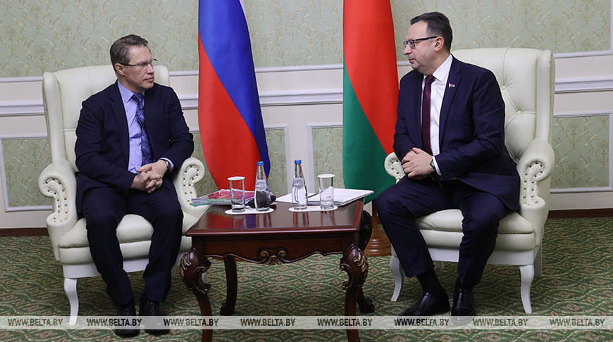 Пиневич встретился с министром здравоохранения России