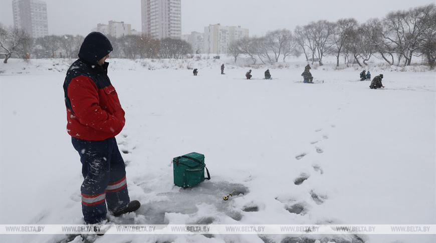 Чижовское водохранилище - одно из популярных мест любителей зимней рыбалки