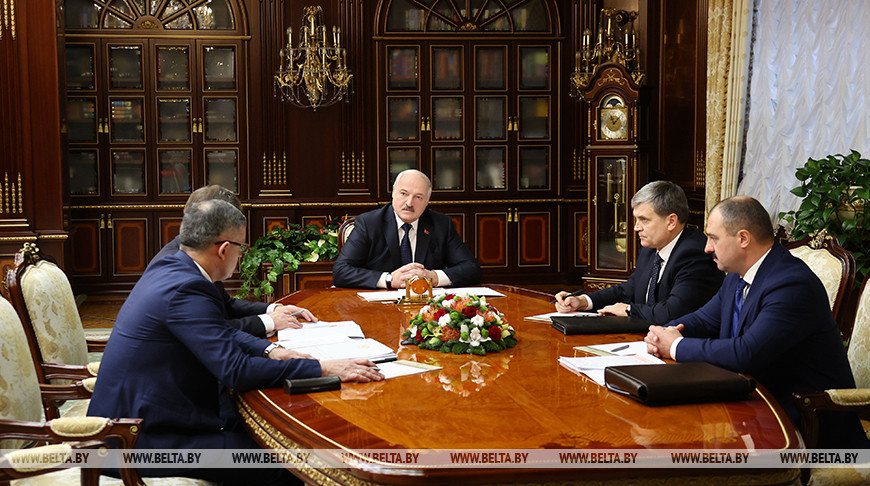 Лукашенко заслушал доклад об отдельных вопросах развития спорта