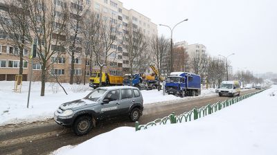 В Минске устраняют повреждения после затопления улиц Якубовского и Одинцова