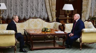 Лукашенко и Путин провели встречу в узком составе
