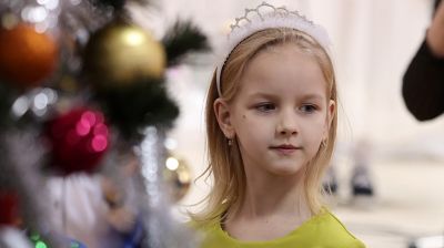 Воспитанников Шкловской школы-интерната поздравили с новогодними праздниками