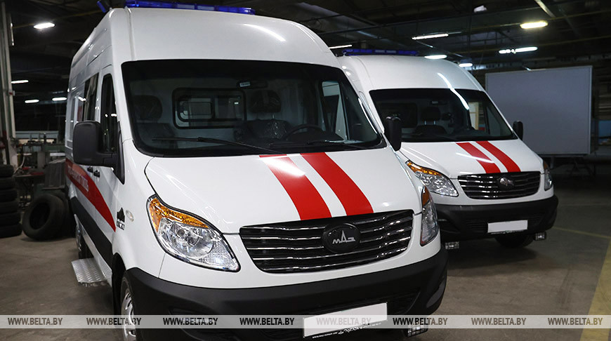 Завод "МАЗ-Купава" передал машину скорой помощи Бобруйской станции неотложной медпомощи