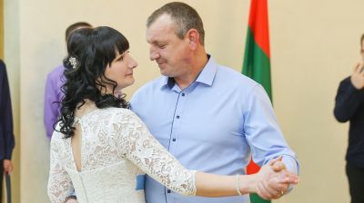 13 пар поженились в Бресте в канун Нового года