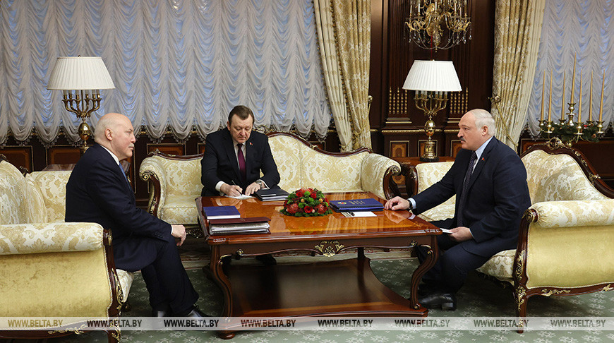 Лукашенко встретился с Мезенцевым
