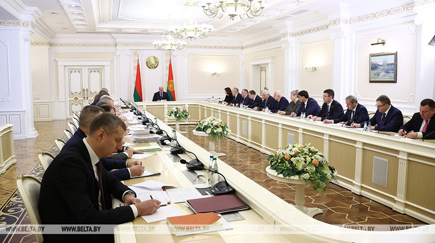 Лукашенко провел совещание по вопросам выполнения интеграционных программ Союзного государства