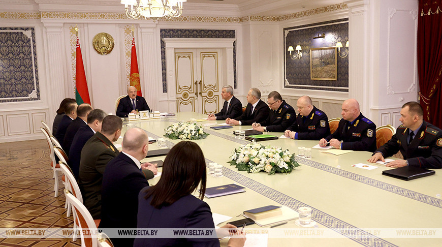 Лукашенко провел совещание об общественно-политической обстановке и состоянии преступности в стране