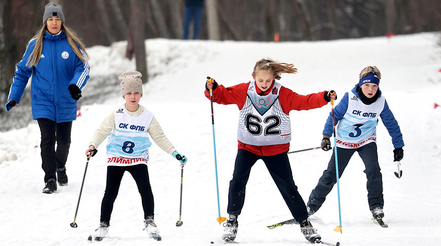 Областной этап соревнования по биатлону "Снежный снайпер" собрал в Витебске 300 участников