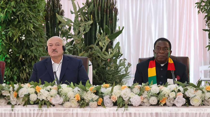 Лукашенко и Мнангагва провели переговоры в расширенном составе