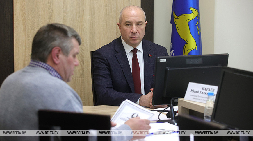 Караев провел прием граждан в администрации Октябрьского района Гродно