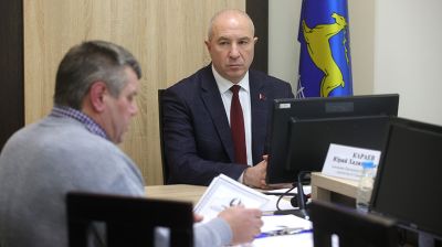 Караев провел прием граждан в администрации Октябрьского района Гродно