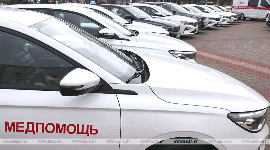 Учреждениям здравоохранения Могилевской области торжественно вручили ключи от новых автомобилей