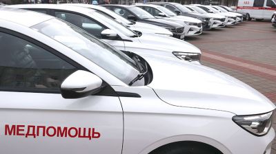 Учреждениям здравоохранения Могилевской области торжественно вручили ключи от новых автомобилей