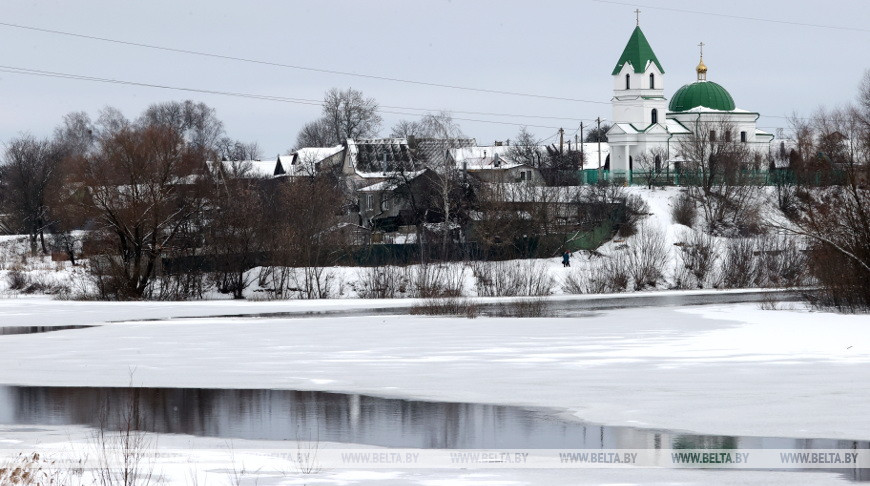 Талые воды в Гомельской области подтопили подворья, дачные дома и участки дорог