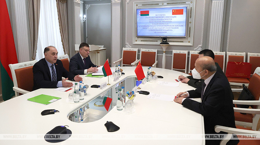 Вольфович встретился с послом Китайской Народной Республики в Республике Беларусь