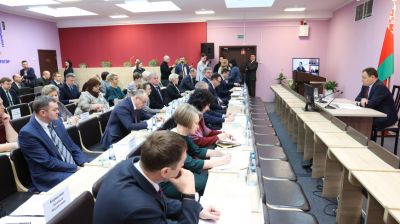 Головченко провел совещание по вопросам организации школьного питания