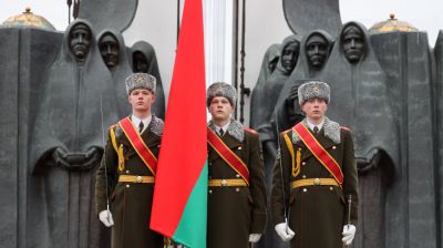 У мемориала "Остров Мужества и Скорби" в Минске почтили память воинов-интернационалистов