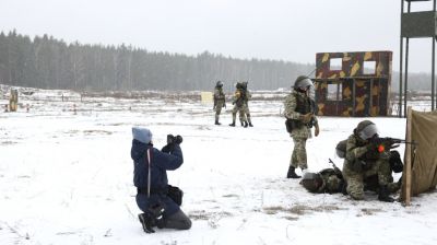 Зарубежные и белорусские журналисты посетили Военную академию