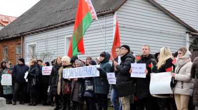 Пикет против закрытия границ прошел у Генерального консульства Польши в Бресте
