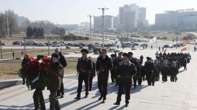 В Минске состоялась церемония возложения цветов к стеле "Минск - город-герой"