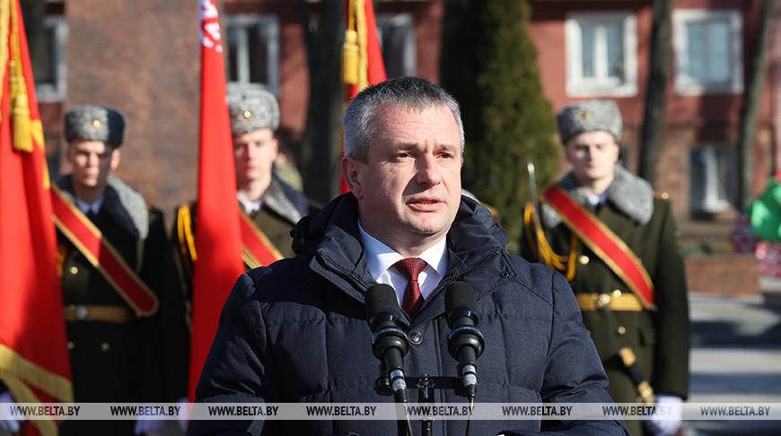 Торжественный митинг, посвященный Дню защитников Отечества и Вооруженных Сил Беларуси, прошел в Гомеле
