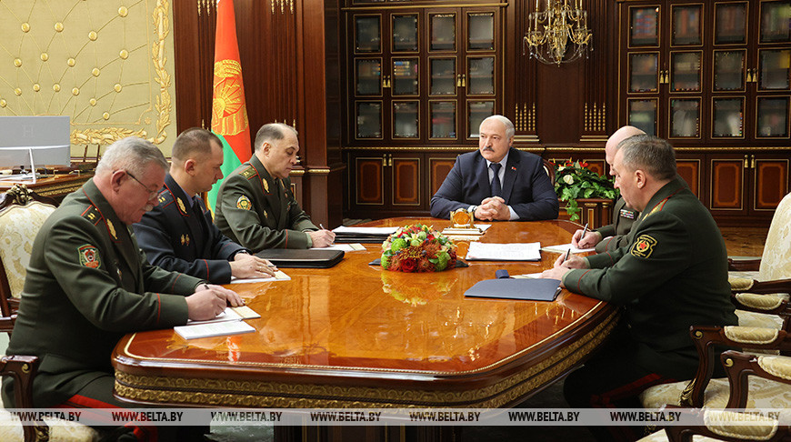 Лукашенко провел совещание с силовиками