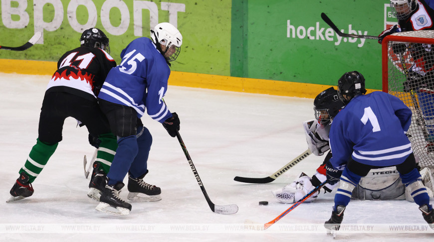 В Минске открылись соревнования среди детей и подростков по хоккею "Золотая шайба"
