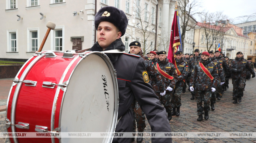 Гродненские милиционеры прошли торжественным маршем по центру города