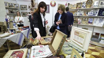 В Минске представлена выставка изделий народных художественных ремесел